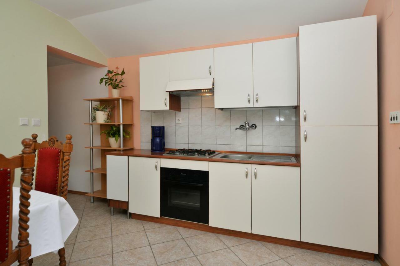 Apartmani Sime Betina  Eksteriør bilde